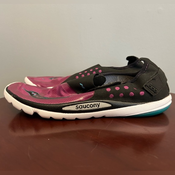 SAUCONY HATTORI Minimalist Running Shoes, size W9.5 (fits like 8.5/9) - Picture 2 of 5